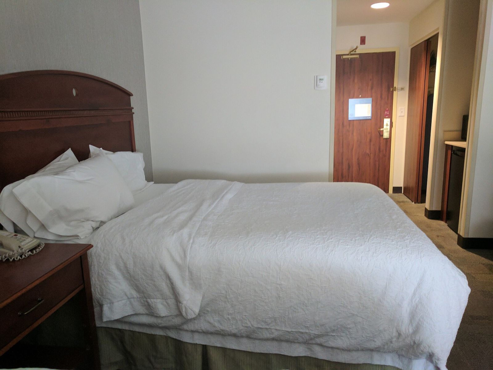 Hotel vs Apartment: Which to Book and When Each Wins — photo 2 Hotel vs Apartment: Which to Book and When Each Wins — photo 2