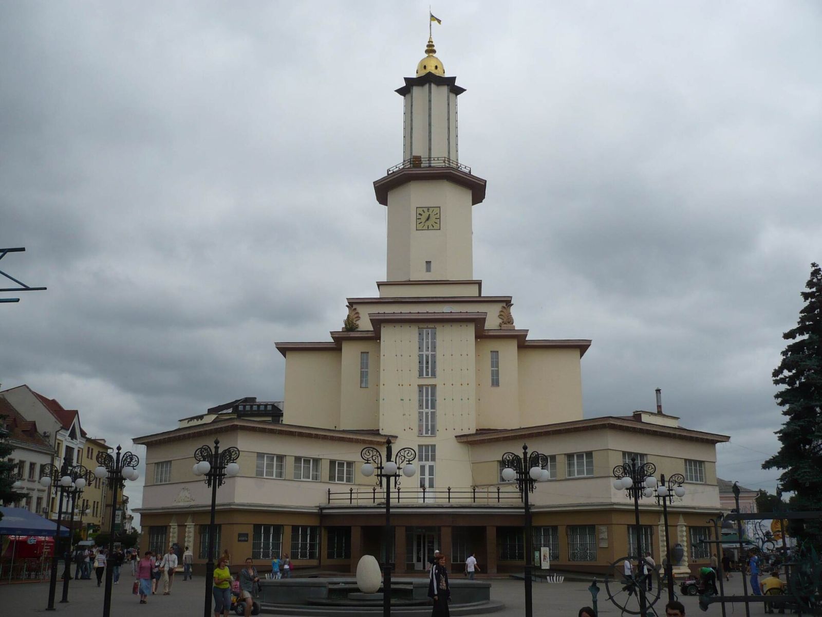 Что посмотреть в Ивано-Франковске за один день — фото 2 Что посмотреть в Ивано-Франковске за один день — фото 2