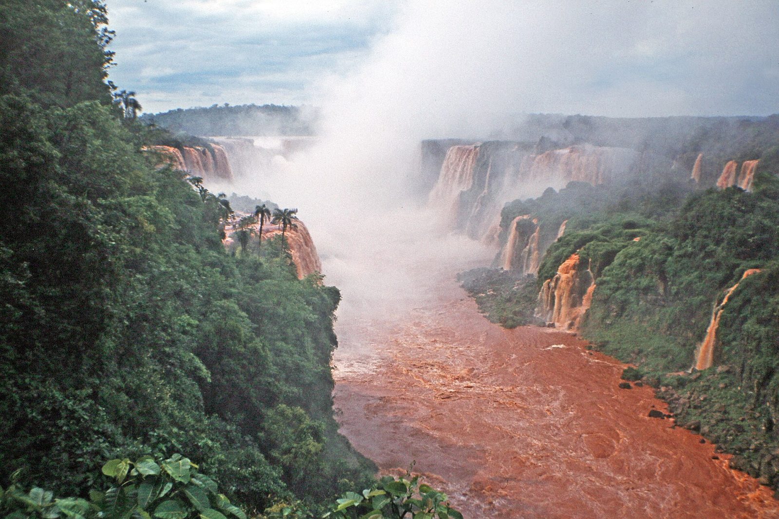 The Most Beautiful Waterfalls in the World: 7 Falls and When to Go