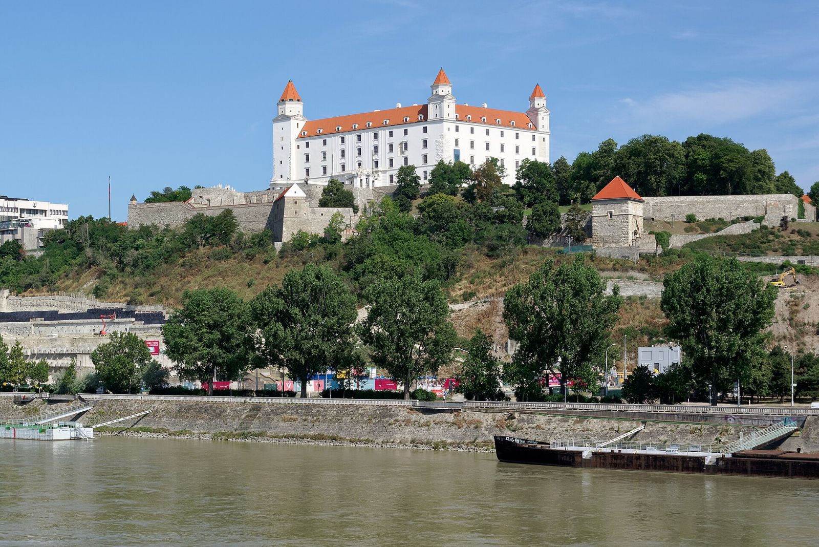 Best Places to Visit in Slovakia: Tatras, Castles and Caves — photo 1 Best Places to Visit in Slovakia: Tatras, Castles and Caves — photo 1