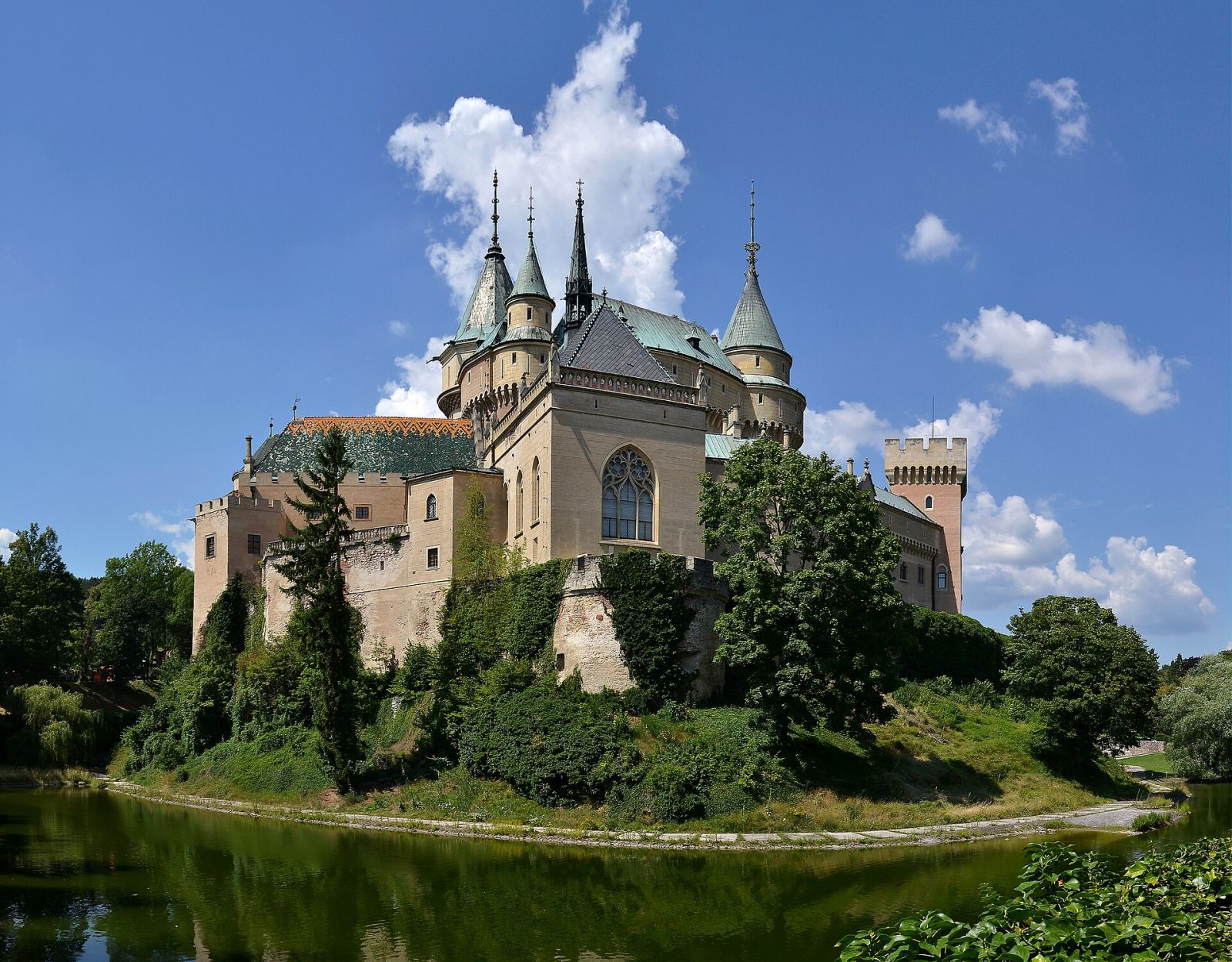 Best Places to Visit in Slovakia: Tatras, Castles and Caves — photo 3 Best Places to Visit in Slovakia: Tatras, Castles and Caves — photo 3