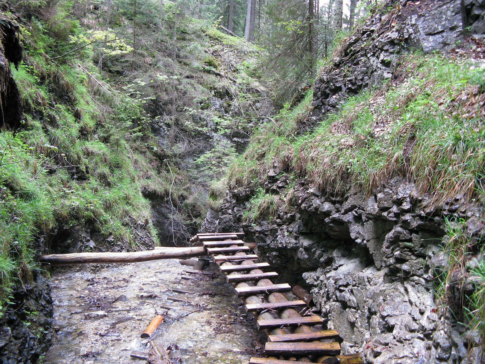Best Places to Visit in Slovakia: Tatras, Castles and Caves — photo 4