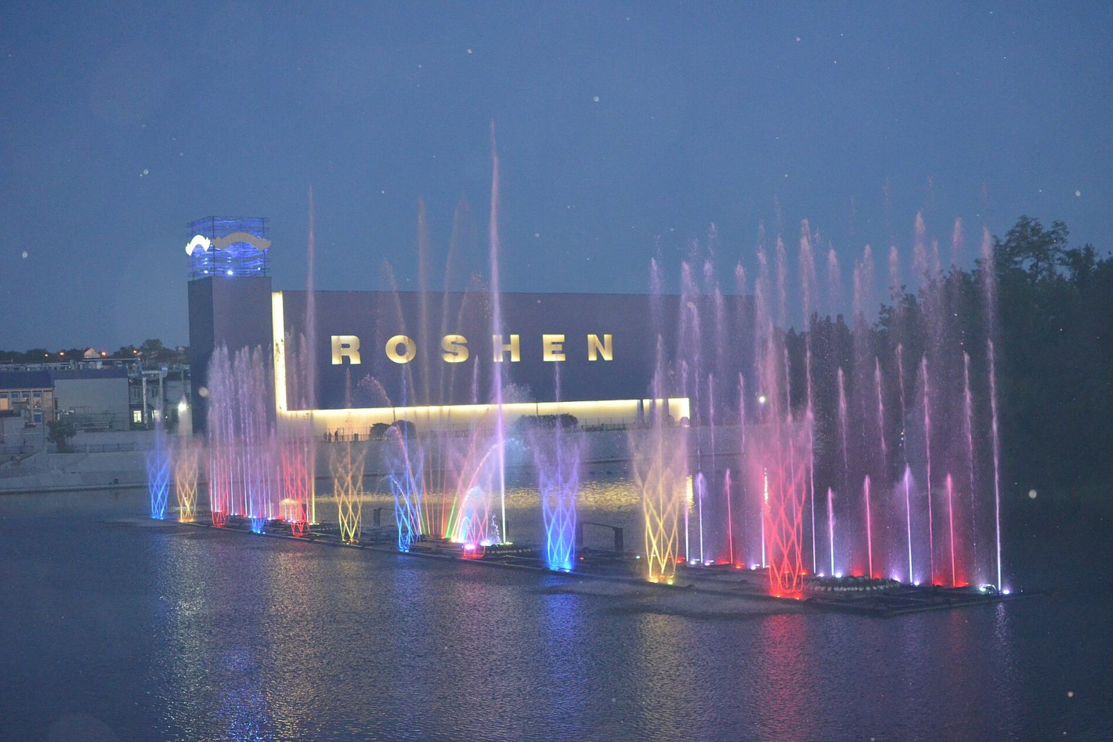 What to See in Vinnytsia: the Roshen Fountain and Pyrogov Estate