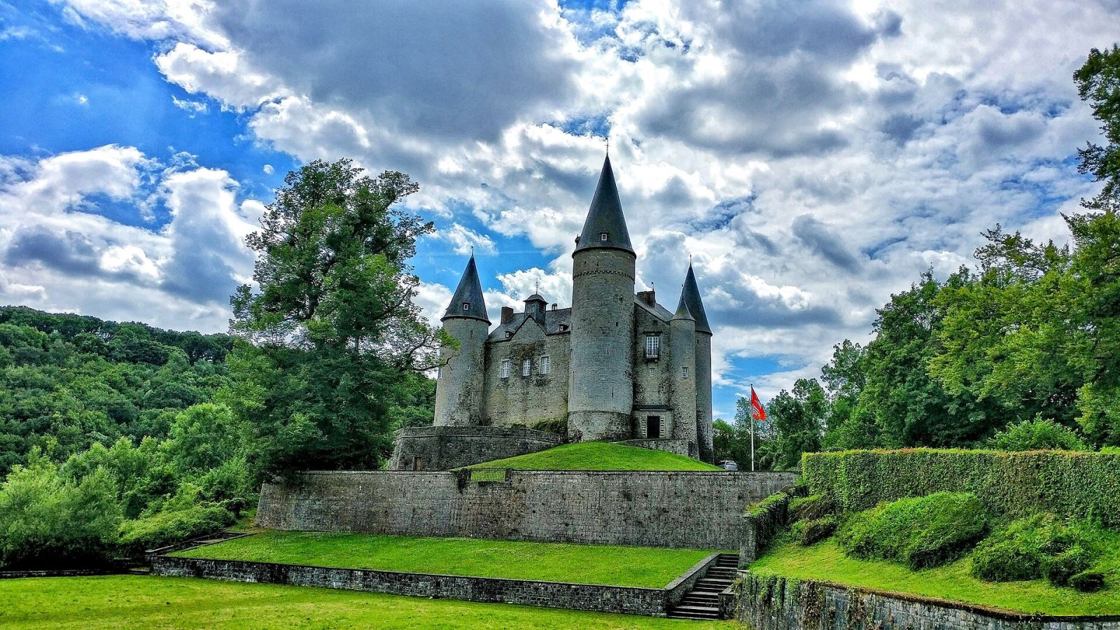 Belgian Castles and the Ardennes: a Route Beyond Brussels — photo 3